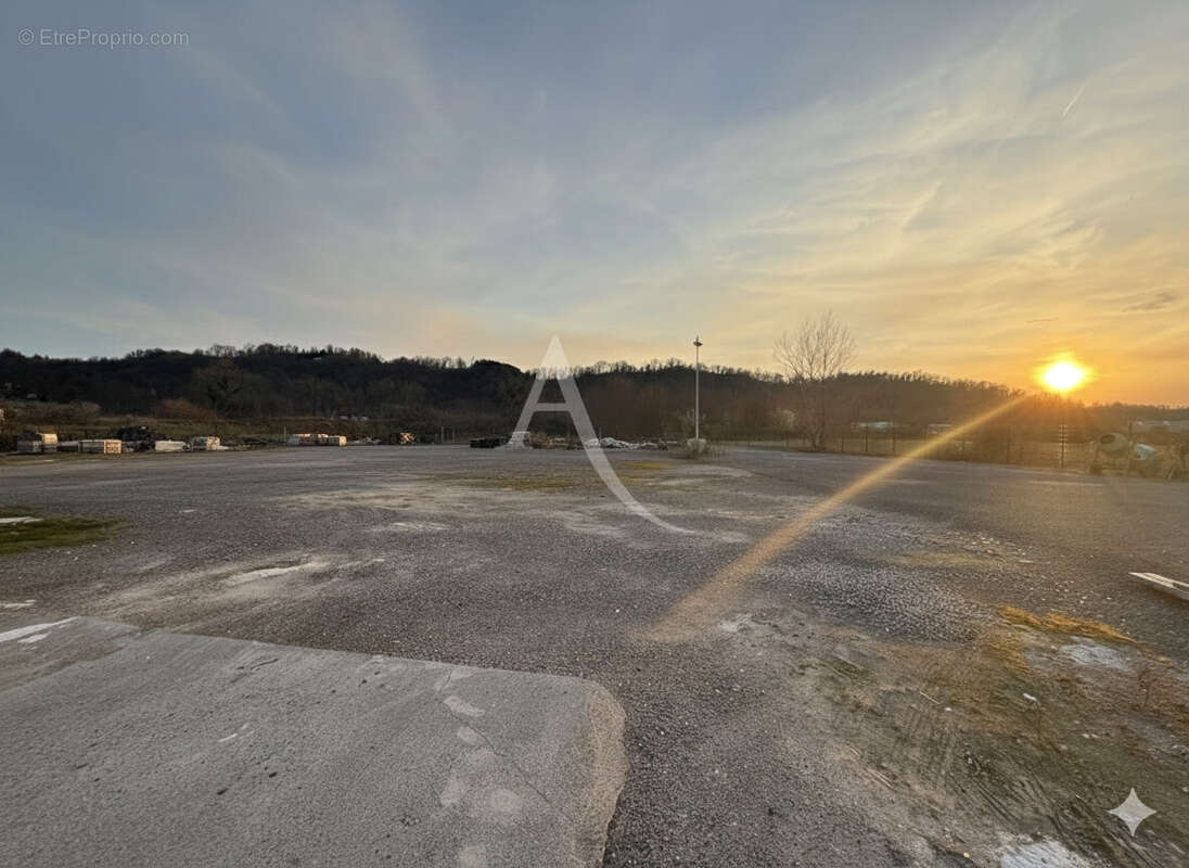 Lons entrepôt et terrain - photo 3
