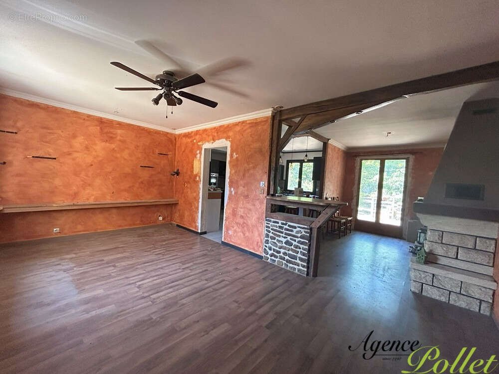 Maison à LA CHAPELLE-D&#039;ANGILLON