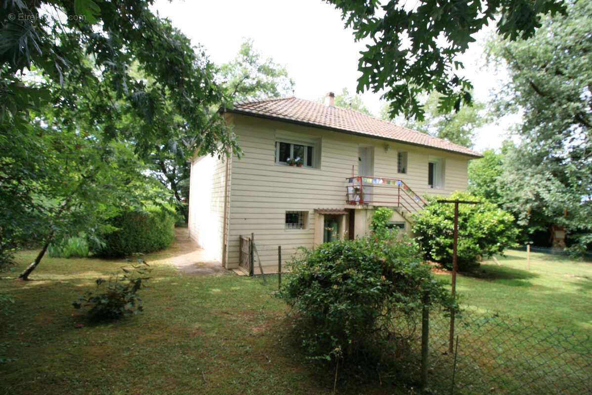 Maison à ROUFFIGNAC-SAINT-CERNIN-DE-REILHAC