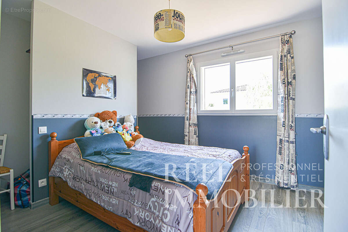 Maison contemporaine de plain pied  avec piscine. - photo 16