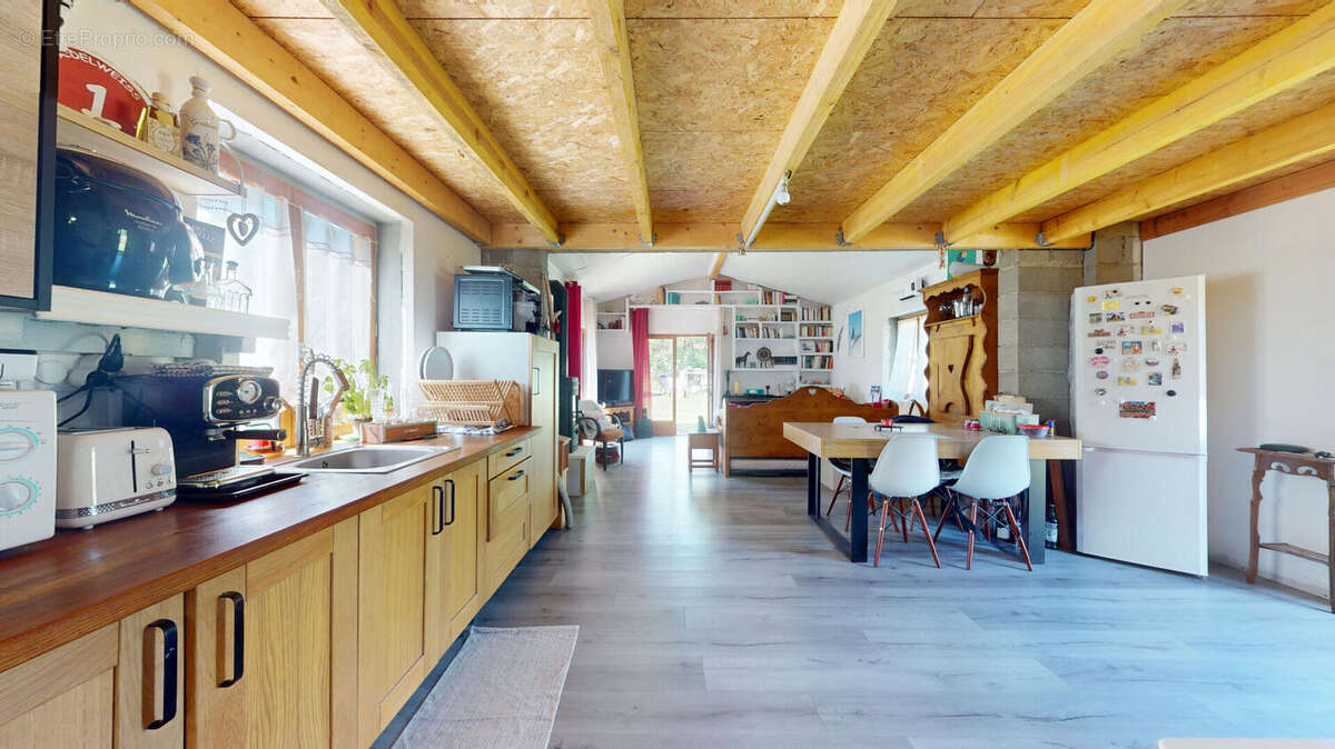 Maison à LA SALLE-EN-BEAUMONT