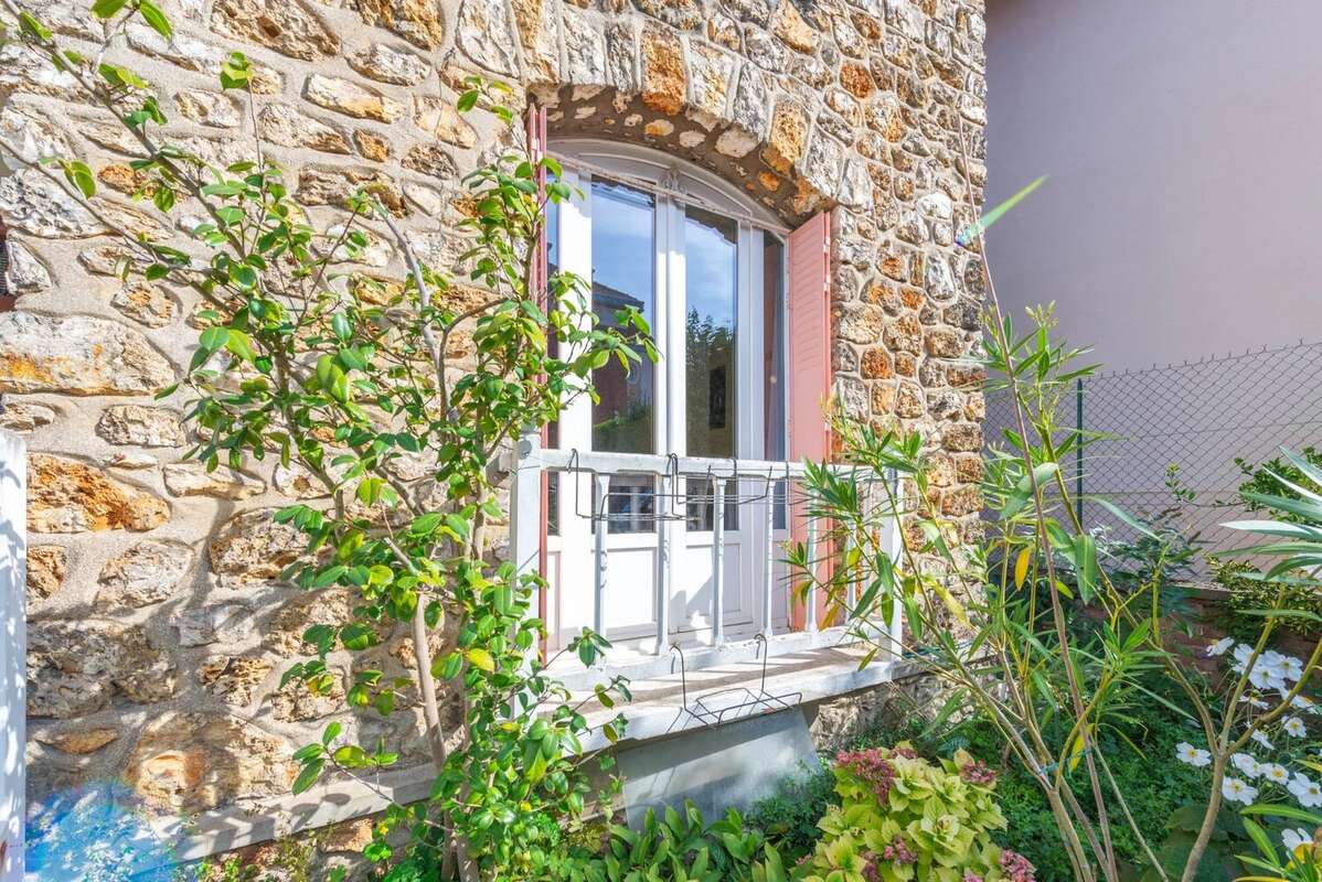 Maison à ISSY-LES-MOULINEAUX