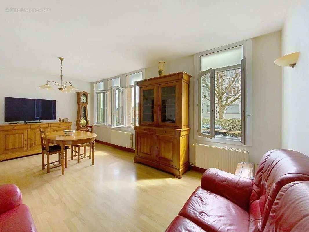 Appartement à OULLINS