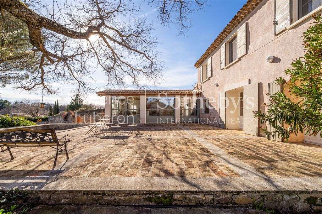 Maison à OPPEDETTE