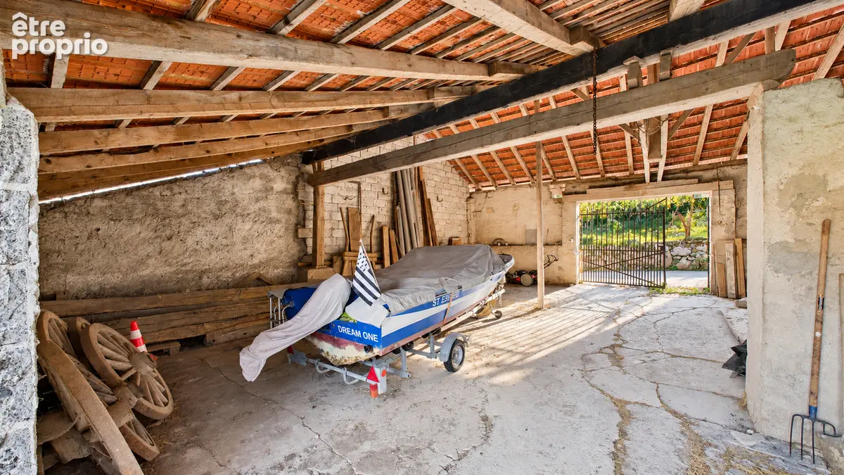 Maison de caractère avec seconde habitation, jardin et granges aménageable - photo 21