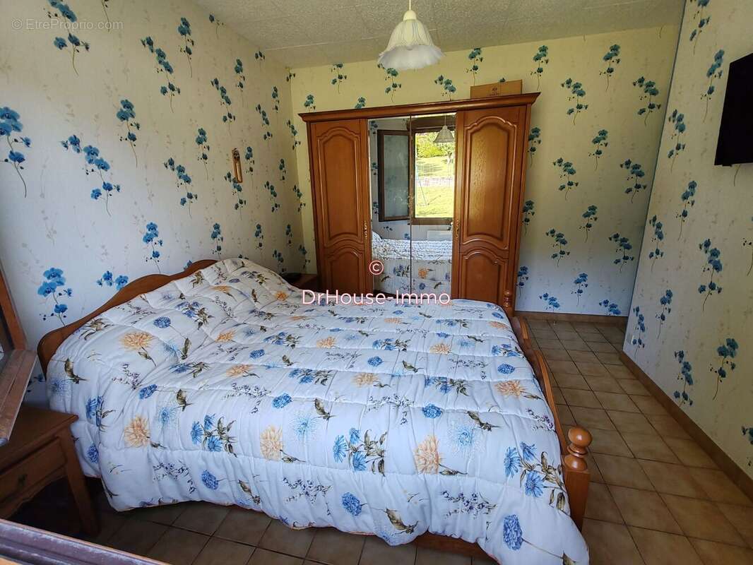 Maison à VAUX-SUR-VIENNE