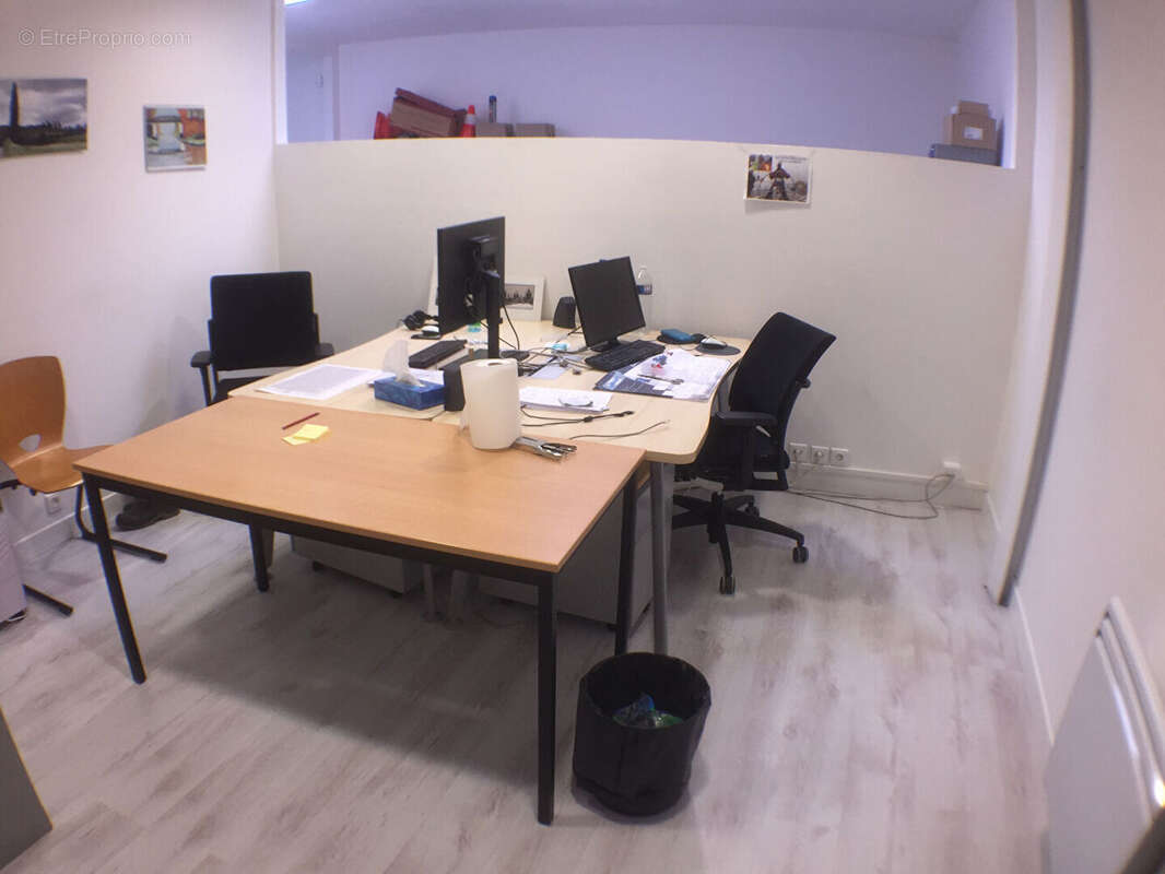 Commerce à VILLENOY