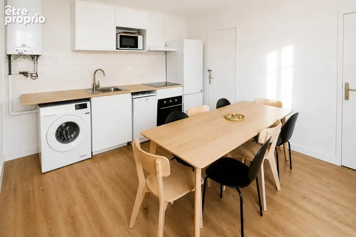 Maison entièrement rénovée de 3 chambres de 70 m2, terrasse, garage et cave à LE MANS - Quartier Le Pré - photo 4