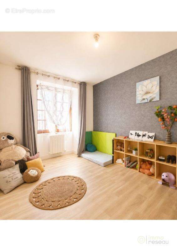 Maison 169 m² à Yvrac-Et-Malleyrand  - photo 9