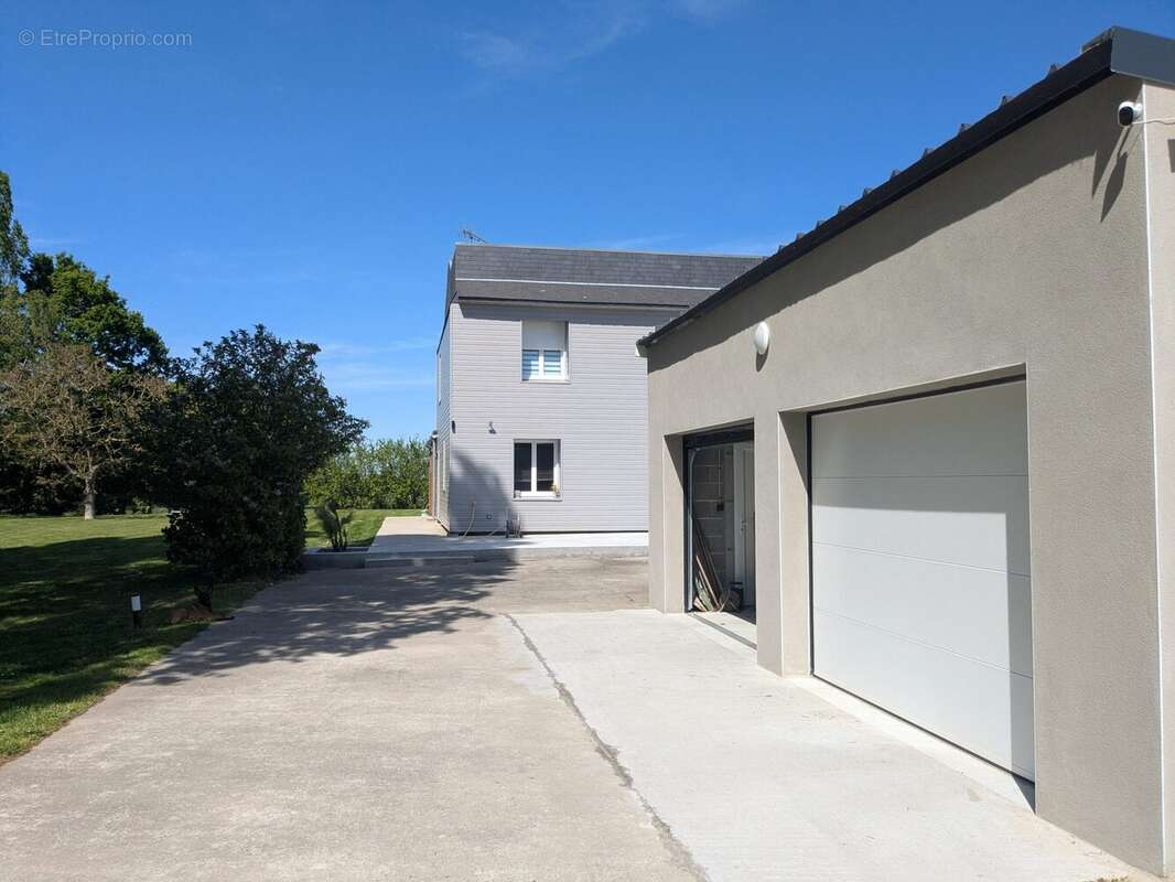 Maison à SAINT-MEEN-LE-GRAND