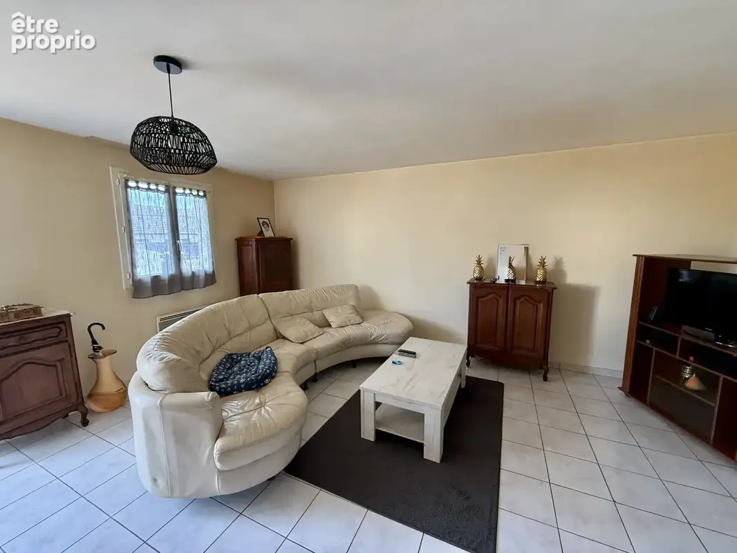 Maison de plain-pied récente T4 sur 833 m2 de terrain - photo 2
