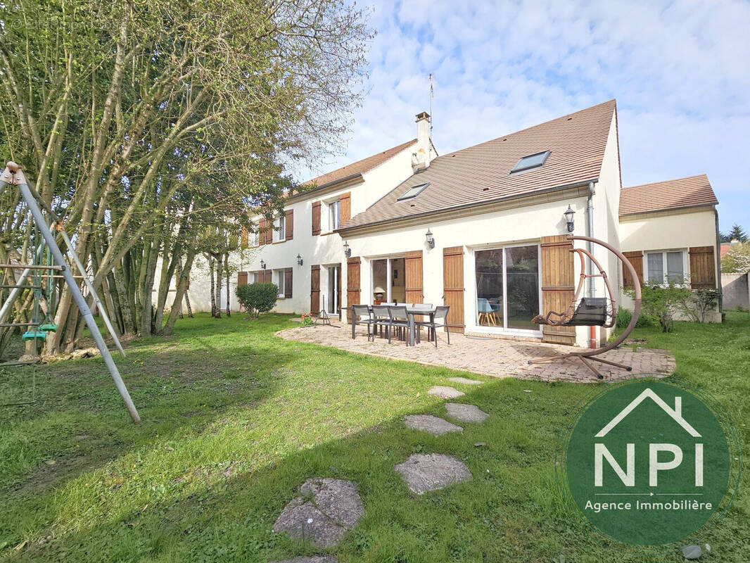 Maison à VAUX-LE-PENIL