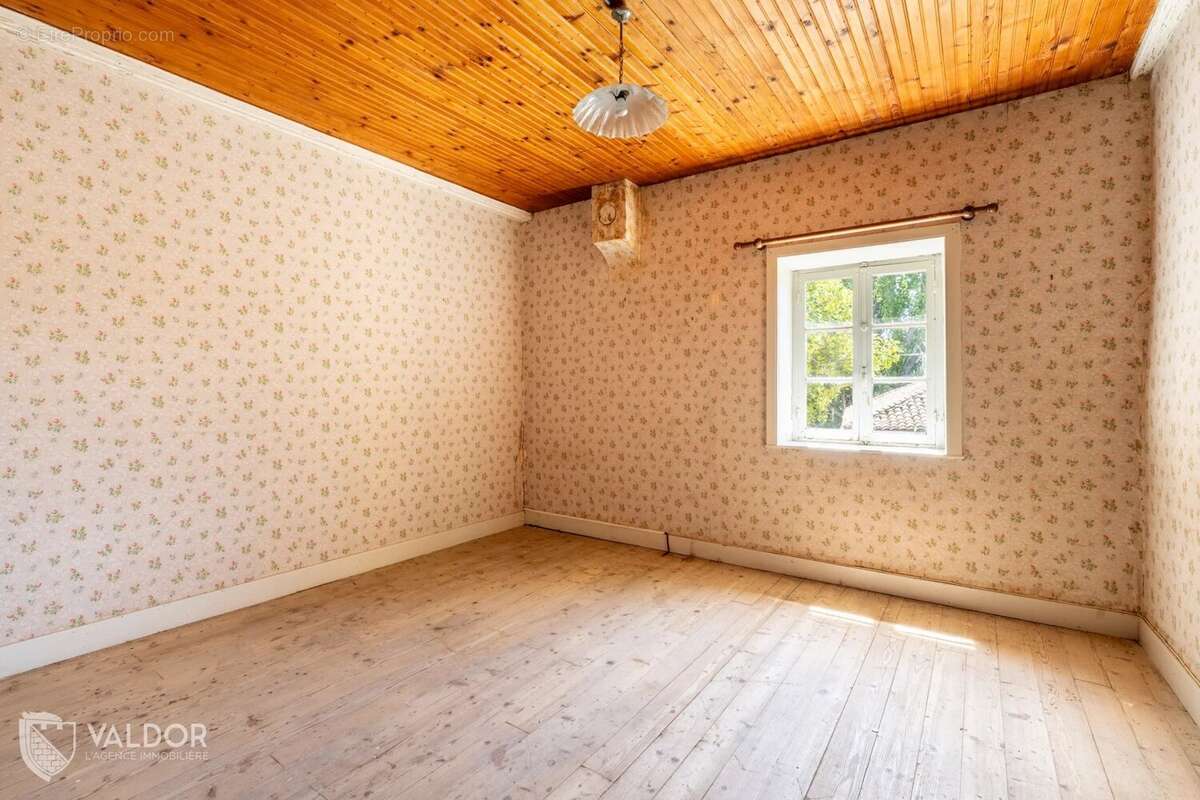 Maison à REGNIE-DURETTE
