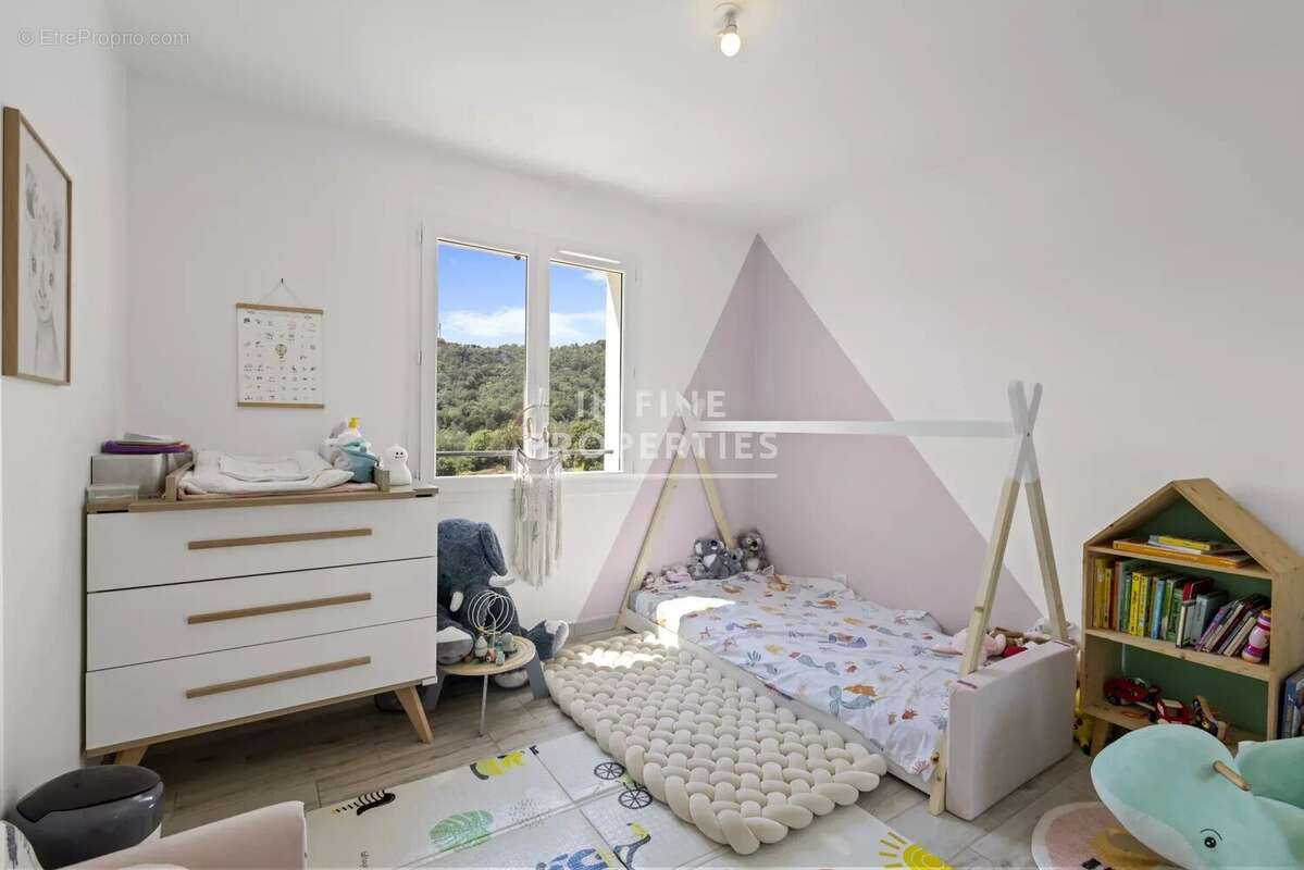 Maison à AURIBEAU-SUR-SIAGNE