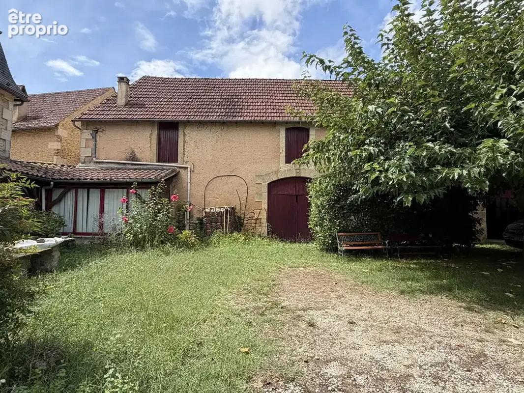 Demeure de caractère de 235 m², 5 chambres, dépendances et puits, proche des commerces - photo 3