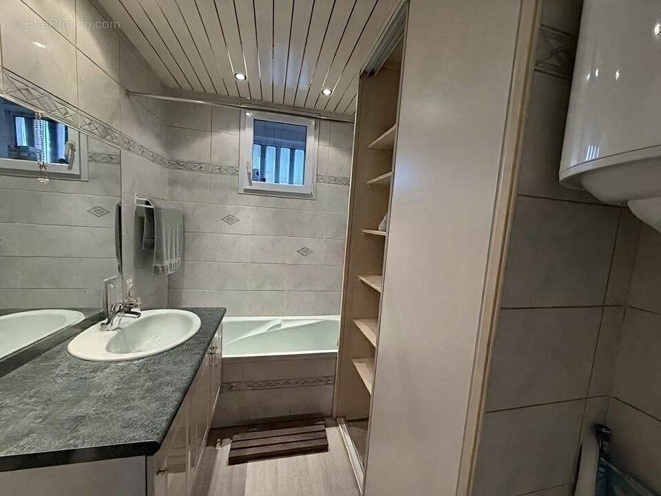 Appartement à MARSEILLE-9E