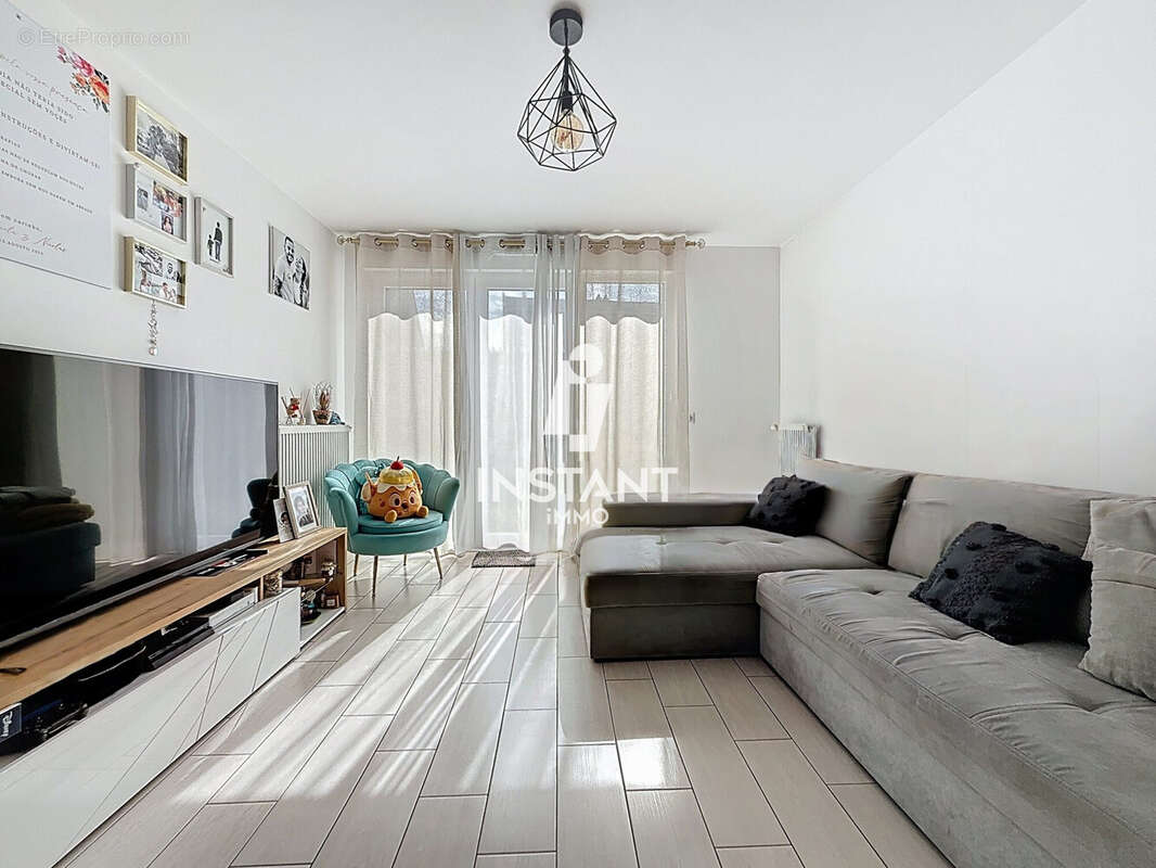 Appartement à CHENNEVIERES-SUR-MARNE