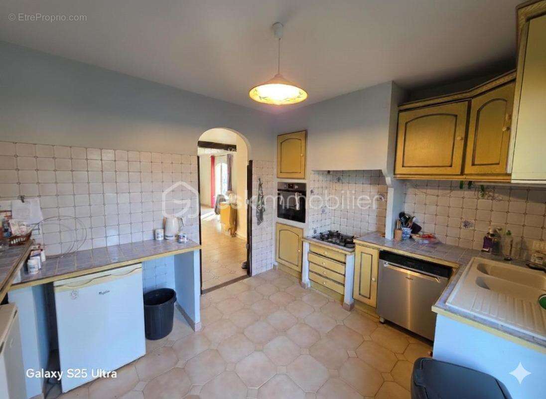 Commerce à TOURRETTES