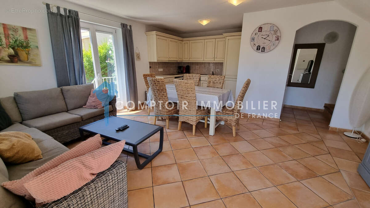 VAR (83) - À VENDRE - VIDAUBAN - Villa 3 chambres dans un domaine hôtelier sécurisé - photo 6
