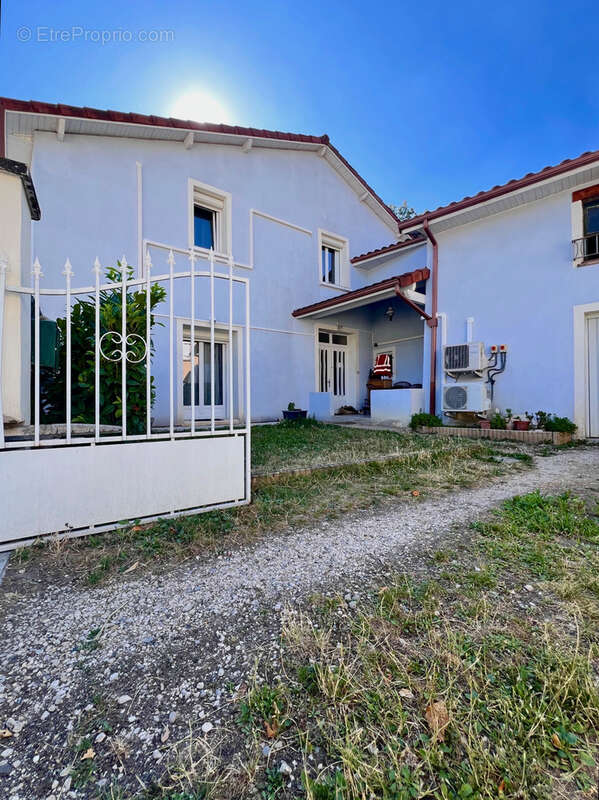 Maison à LA VERPILLIERE