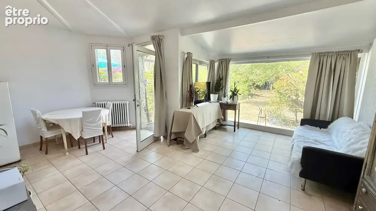 Belle meulière de caractère avec 4 chambres et un jardin. - photo 5