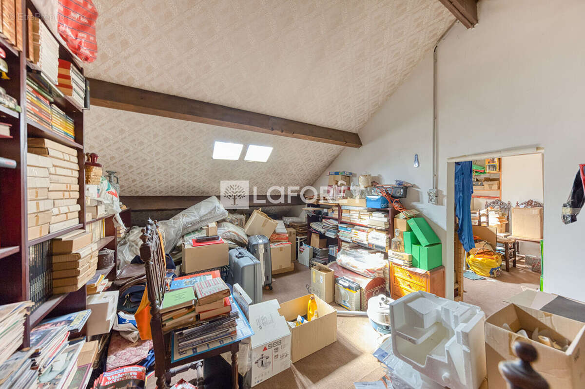 Maison Pontault Combault 5 pièce(s) 107.60m2 - photo 12