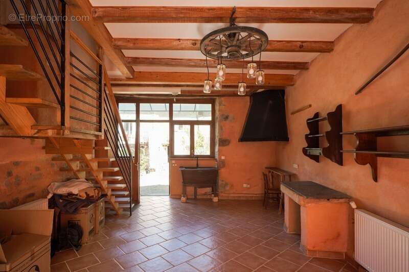 Maison à vendre 8 pièces EMERINGES (69) - photo 9