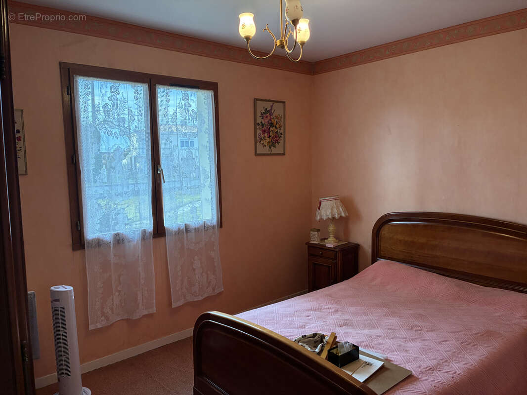 Maison à SAINT-MAGNE-DE-CASTILLON