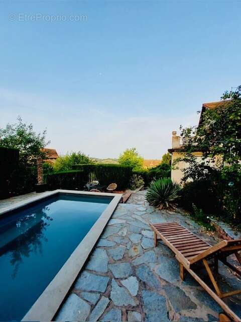 Maison à COURS-LA-VILLE