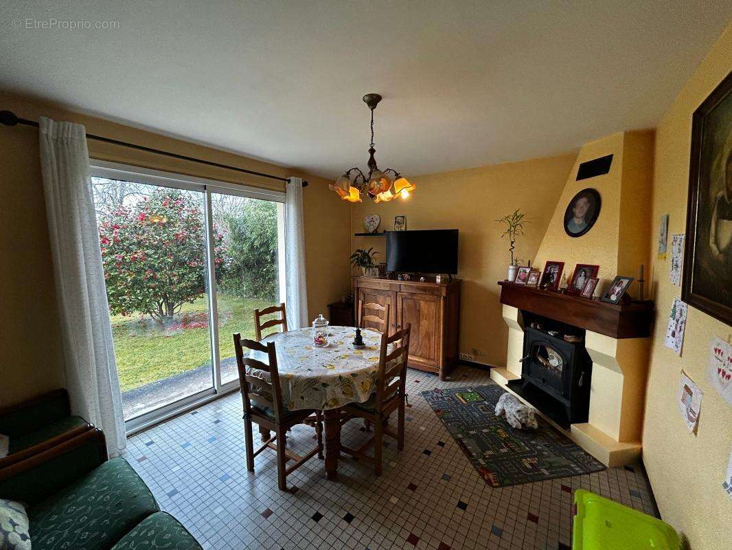 Maison à SAINT-PIERRE-DU-MONT