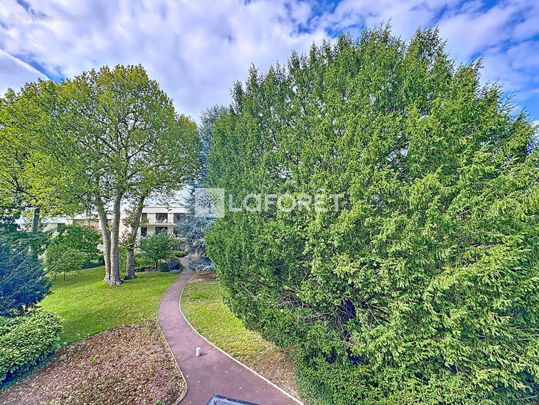 Appartement à SAINT-NOM-LA-BRETECHE