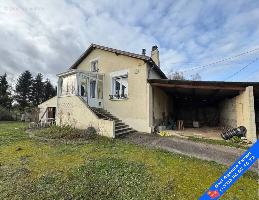 Maison à LA CELLE-SAINT-CYR