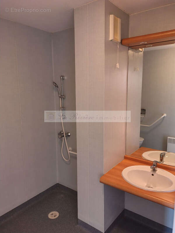 Appartement à SAINT-JEAN-D'ANGELY
