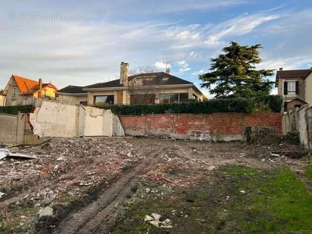 Terrain à VILLIERS-SUR-MARNE