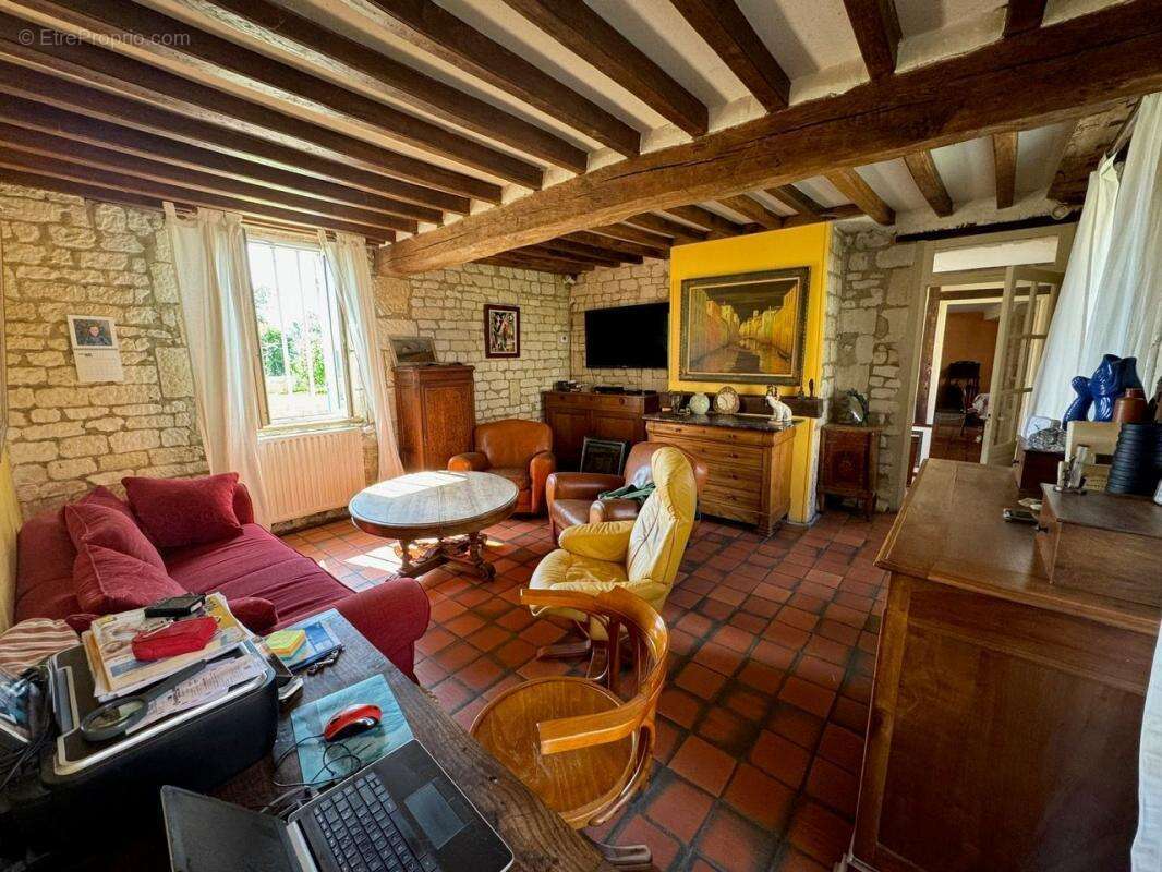 Maison à LA NEUVILLE-ROY