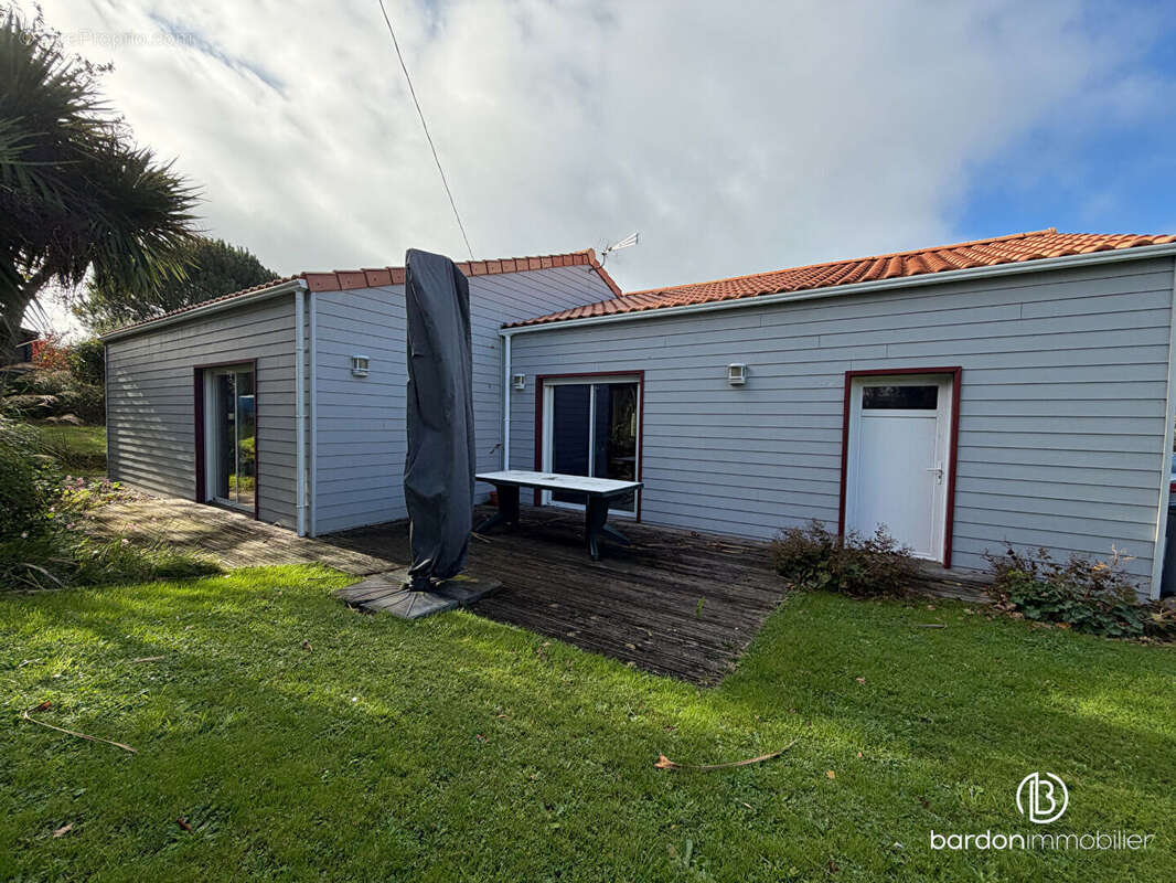 Maison à SAINT-ETIENNE-DE-MER-MORTE