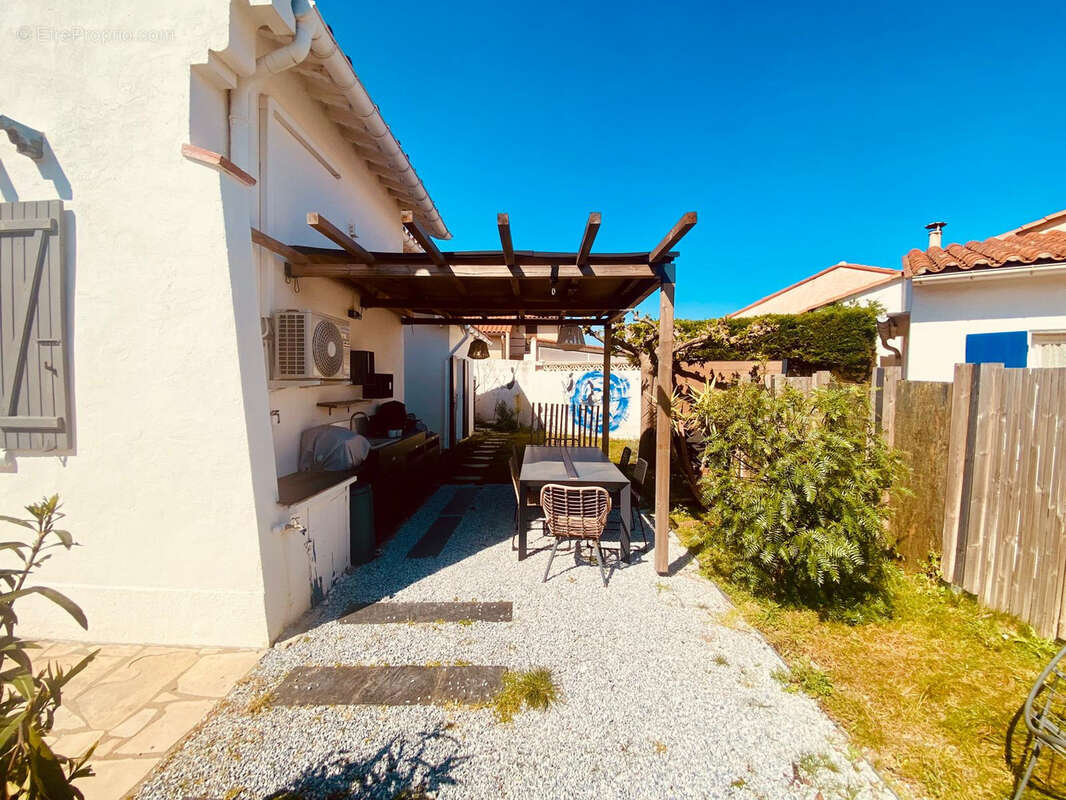 Maison à SAINT-CYPRIEN
