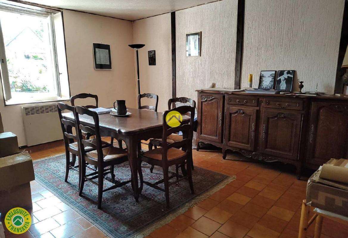 Maison à DUN-LE-PALESTEL