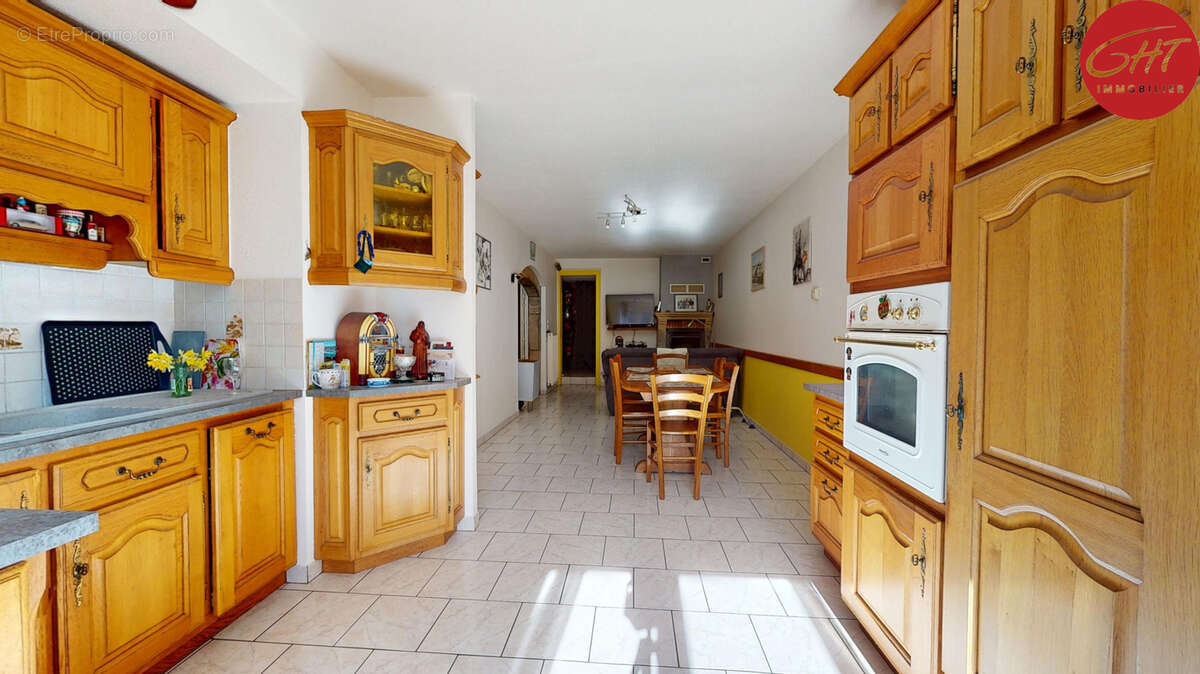 Appartement à HYEVRE-PAROISSE