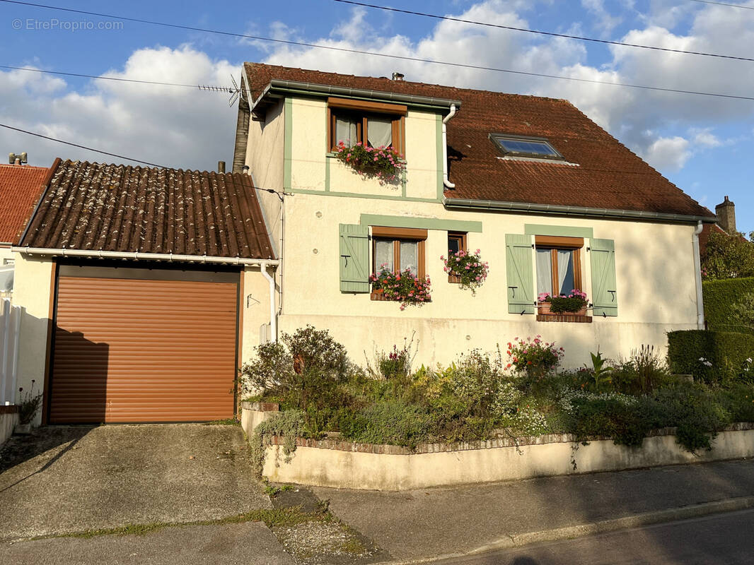 Maison à NEUFCHATEL-EN-BRAY