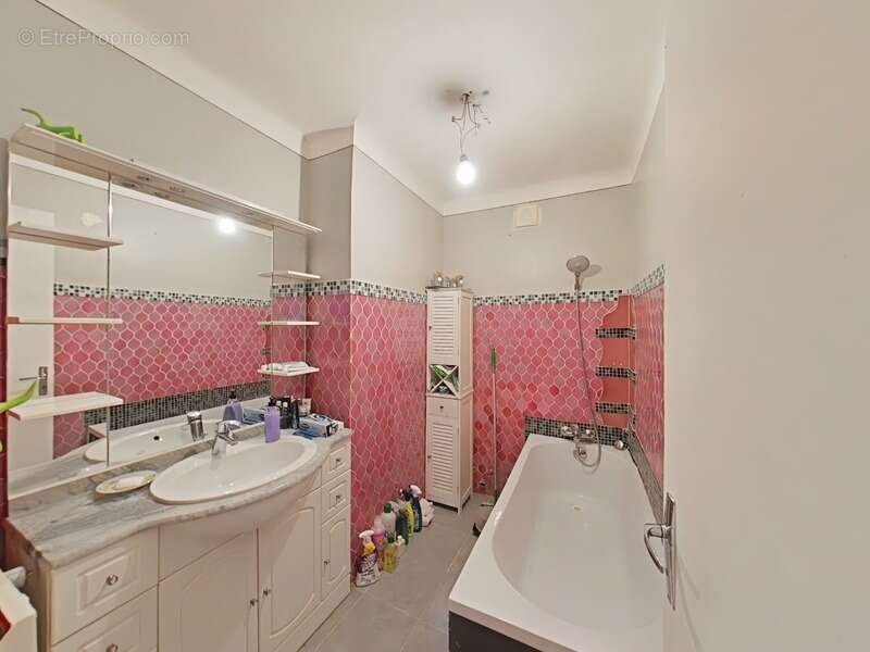 Appartement à SALERNES