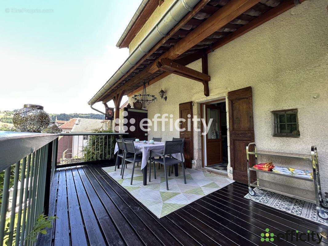 Maison à SAINT-GEOIRE-EN-VALDAINE