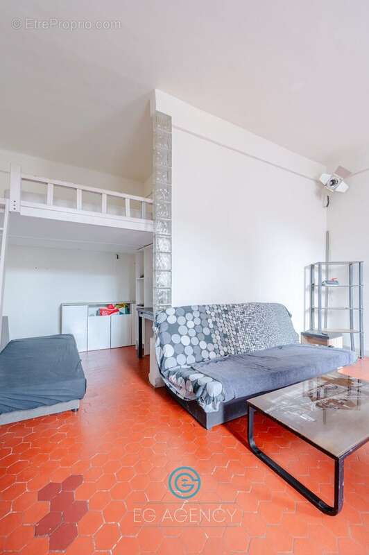 Appartement à MARSEILLE-4E