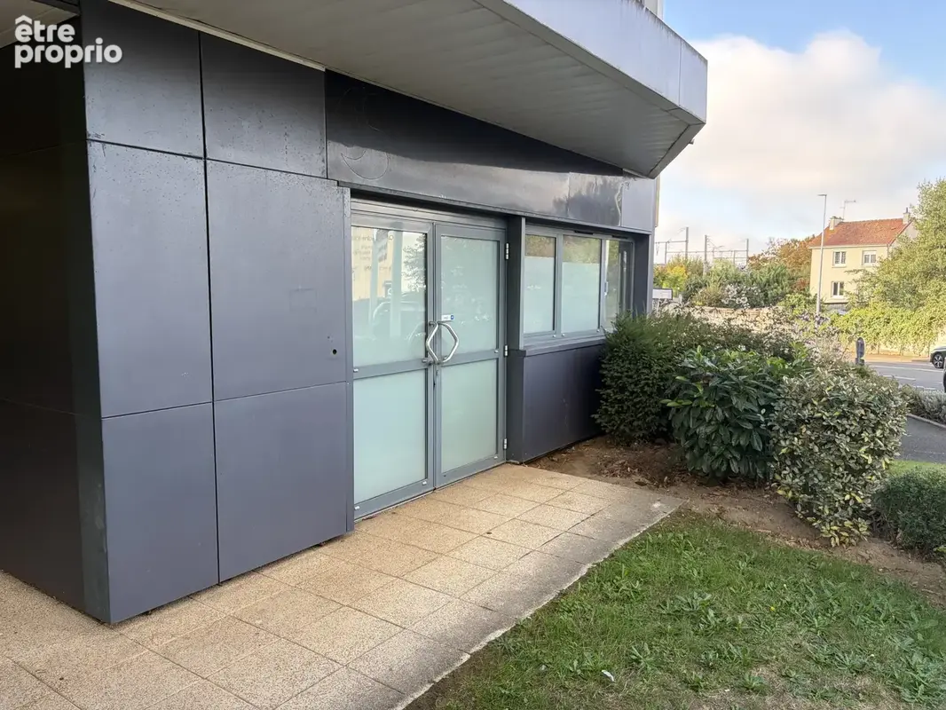 Local commercial Le Mans - photo 2