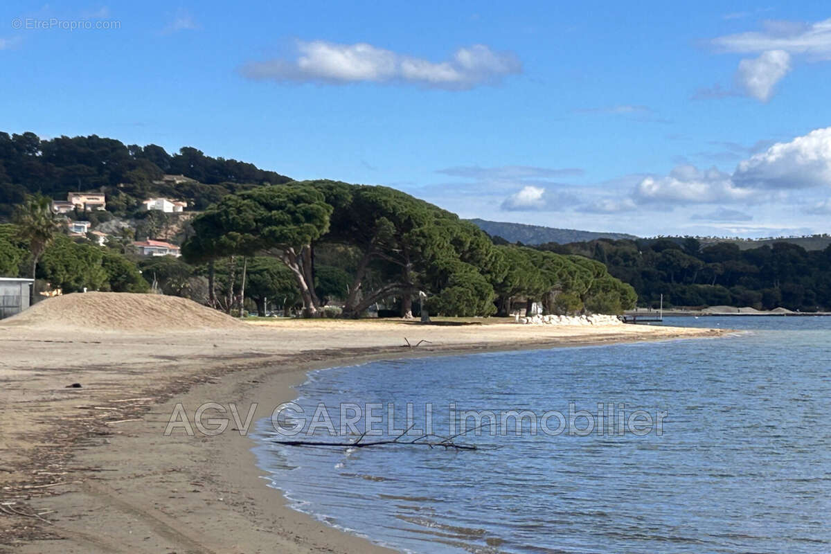 Appartement à LA LONDE-LES-MAURES