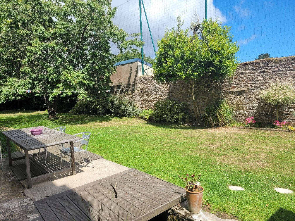 Jolie maison en Pierre F4 en coeur de village ! - photo 12