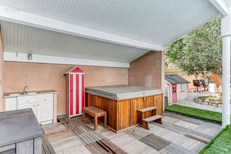 Maison à BRUGUIERES