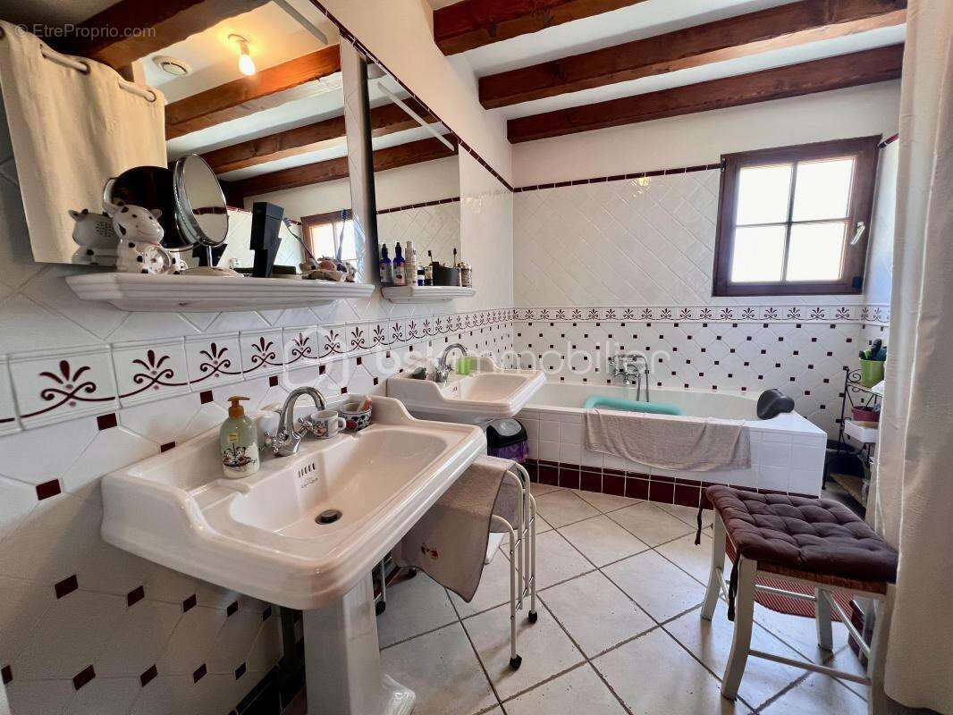 Charmante Demeure, 150m2,  plain pied, avec jardin, 4 chambres - photo 10