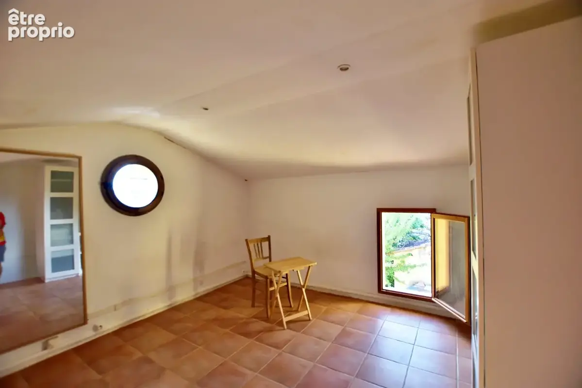Puget ville (83) - cabanon de 32m² sur parcelle de 5748m² - photo 9