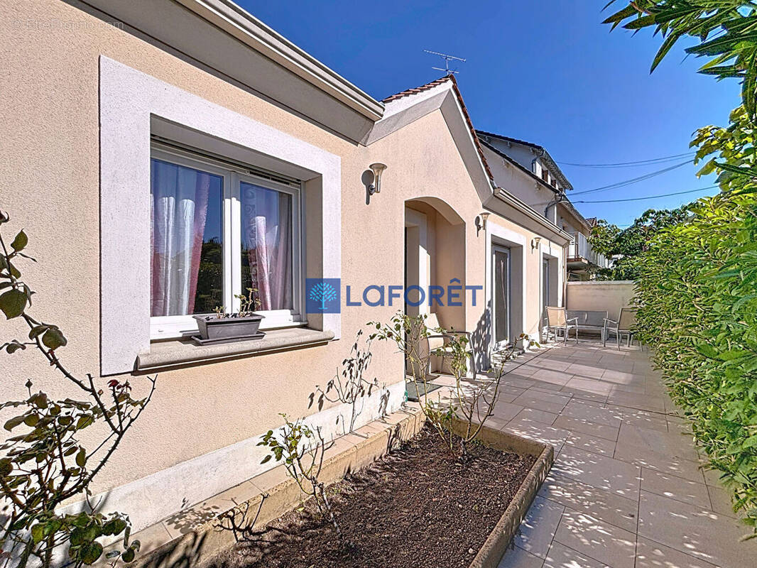 Maison à SAVIGNY-SUR-ORGE